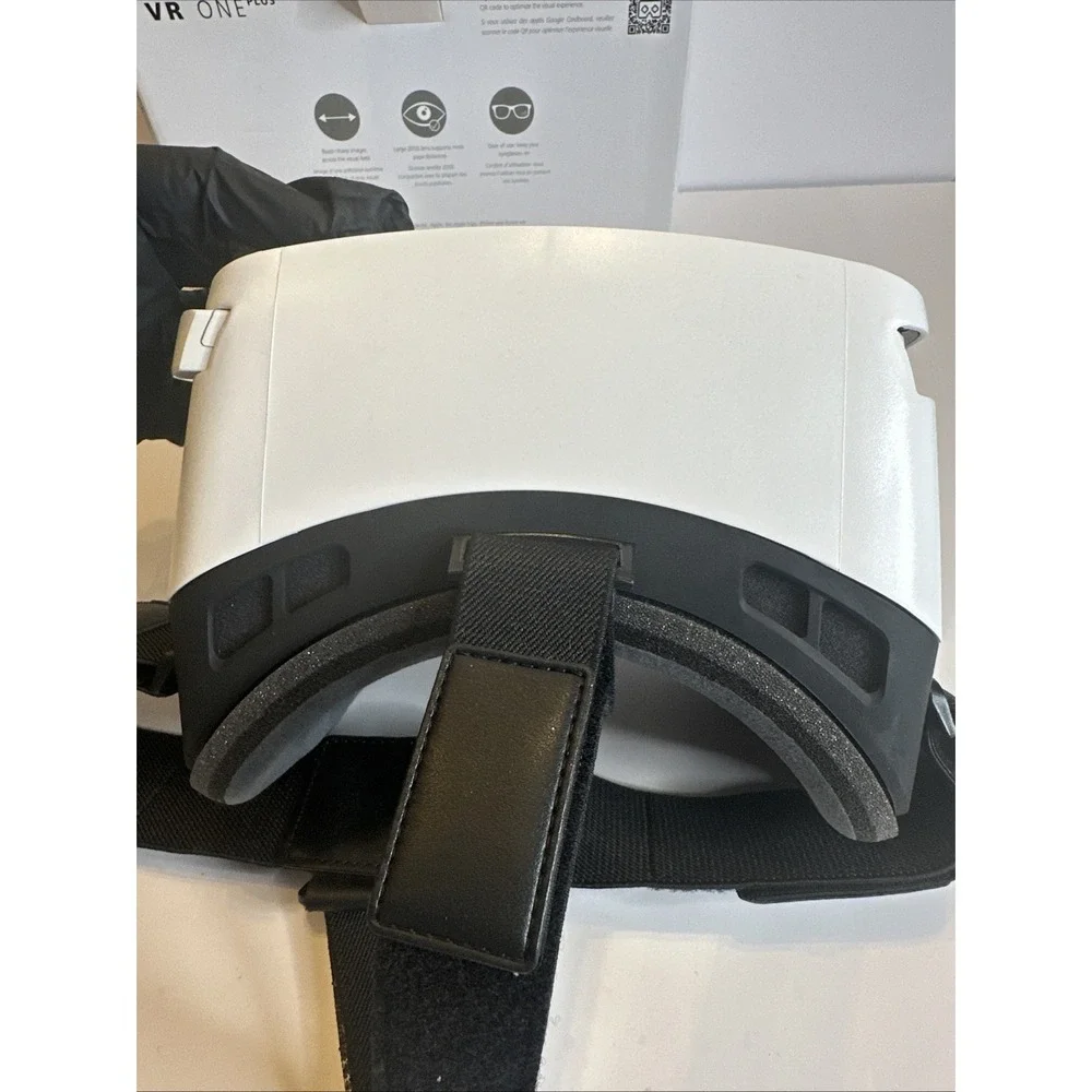 ZEISS‎ VR One Plus Virtual Reality Smartphone Headset